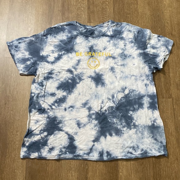Tops - Chemistry 3x be grateful happy face blue white tie dye yellow smiley